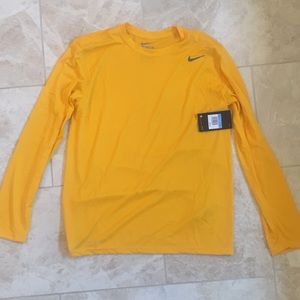 Nike Athletic Cut Tee dri-fit men’s M